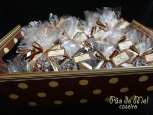 Lembrancinha pão de mel - casamento