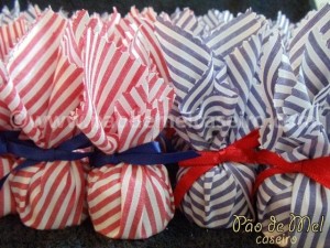 Lembrancinha - mini pão de mel